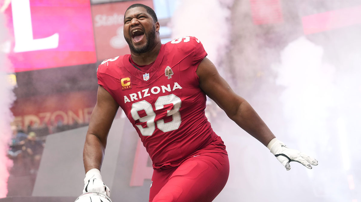 Arizona Cardinals defensive lineman Calais Campbell (93) is introduced before their game against the Carolina Panthers at State Farm Stadium on Sept 14, 2025.
