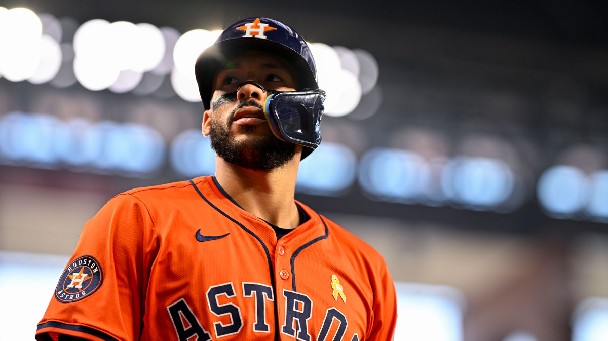 Houston Astros third baseman Carlos Correa (1) walks to the on-deck circle during the game between the Texas Rangers and the Houston Astros at Globe Life Field.