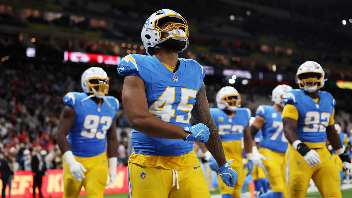 Los Angeles Chargers linebacker Tuli Tuipulotu (45) before a NFL game at Corinthians Arena.