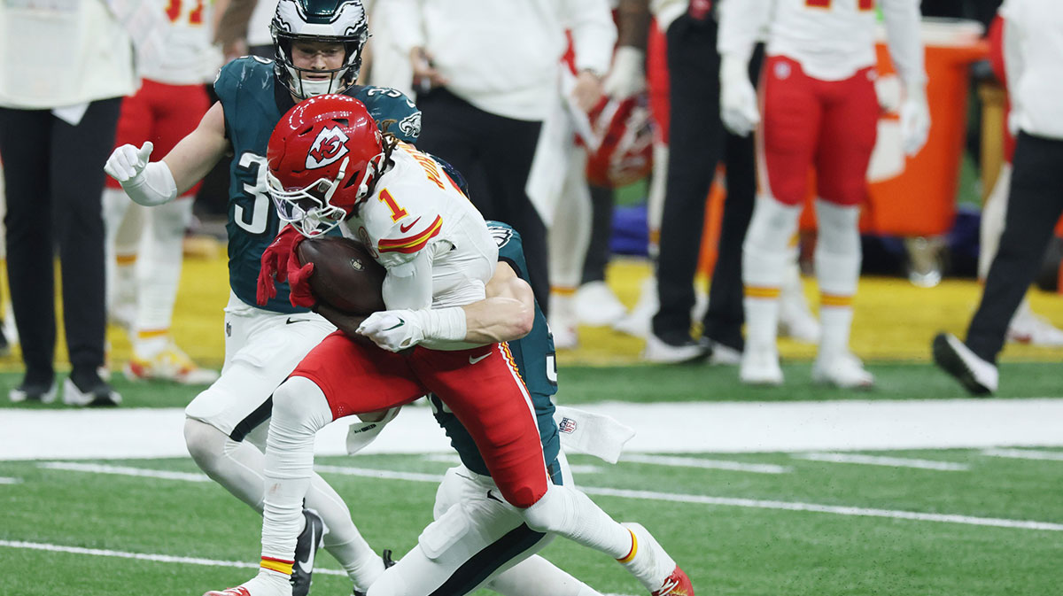 Kansas City Chiefs wide receiver Xavier Worthy (1) catches a pass against the Philadelphia Eagles in the third quarter in Super Bowl LIX at Ceasars Superdome.