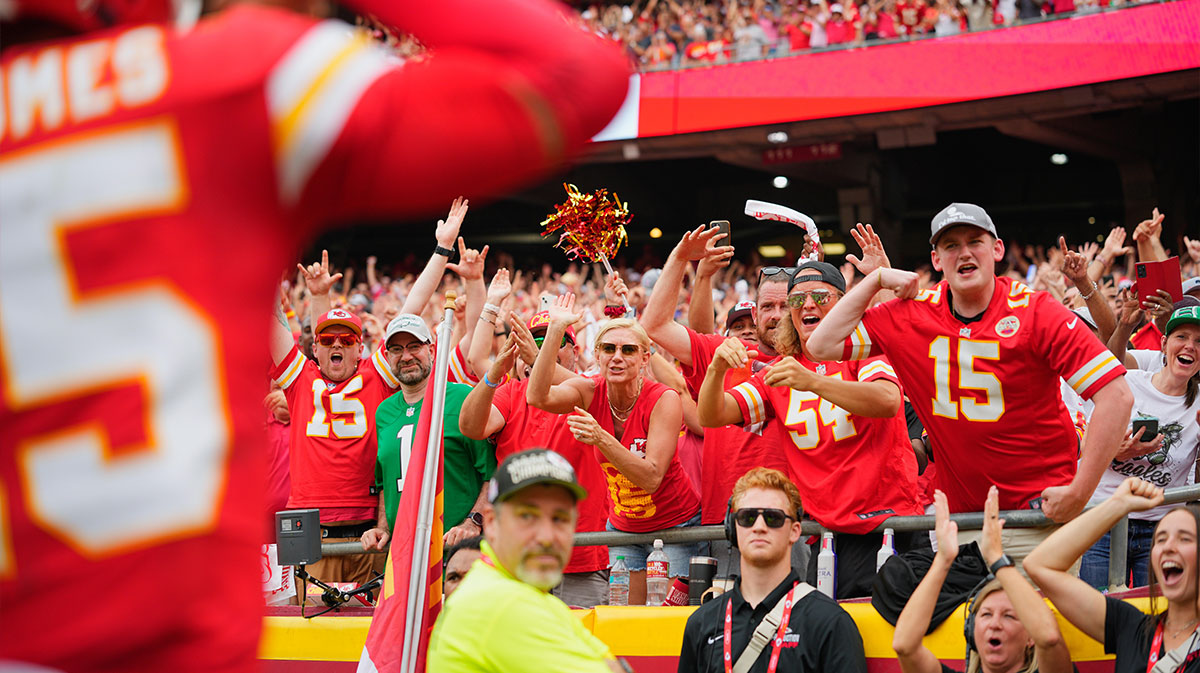 Chiefs quarterback Patrick Mahomes (15) passes the ball against the Philadelphia Eagles during the fourth quarter of the game at GEHA Field at Arrowhead Stadium