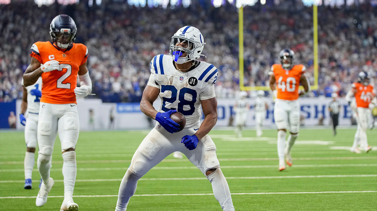 Indianapolis Colts running back Jonathan Taylor (28) celebrates in the end zone Sunday, Sept. 14, 2025, during a game at Lucas Oil Stadium in Indianapolis.