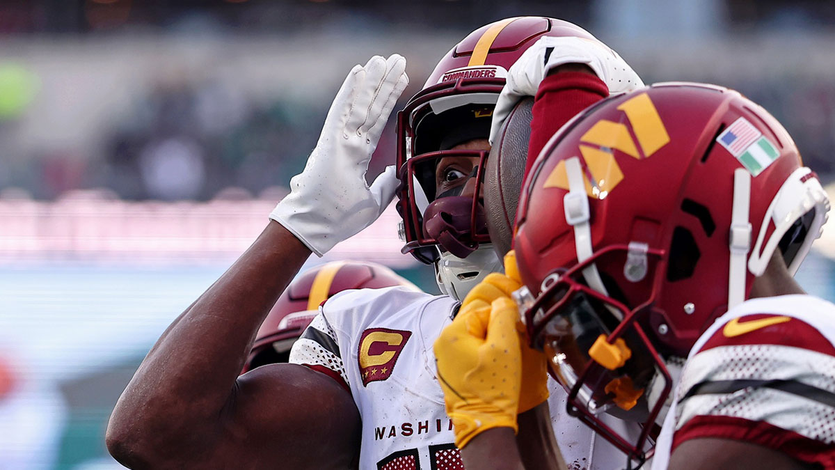 Washington Commanders wide receiver Terry McLaurin (17) reacts after a play against the Philadelphia Eagles during the first half in the NFC Championship game at Lincoln Financial Field