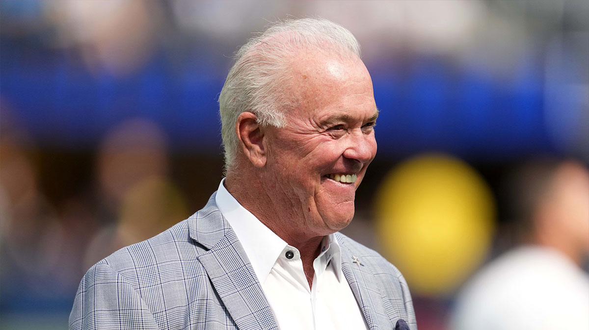 Cowboys’ Stephen Jones avoids question about Eagles’ Micah Parsons trade offer