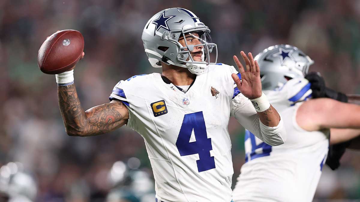 Dallas Cowboys quarterback Dak Prescott (4) passes the ball against the Philadelphia Eagles during the second quarter of the game at Lincoln Financial Field. 