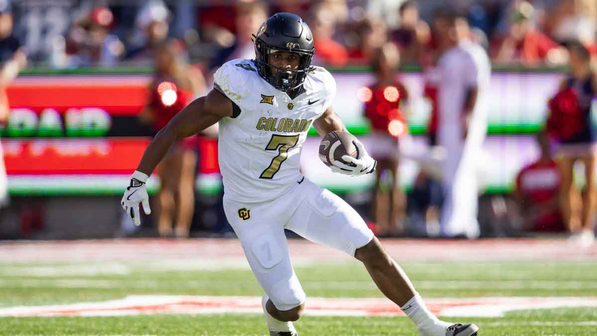 Colorado Buffalos running back Dallan Hayden (7) against the Arizona Wildcats at Arizona Stadium.