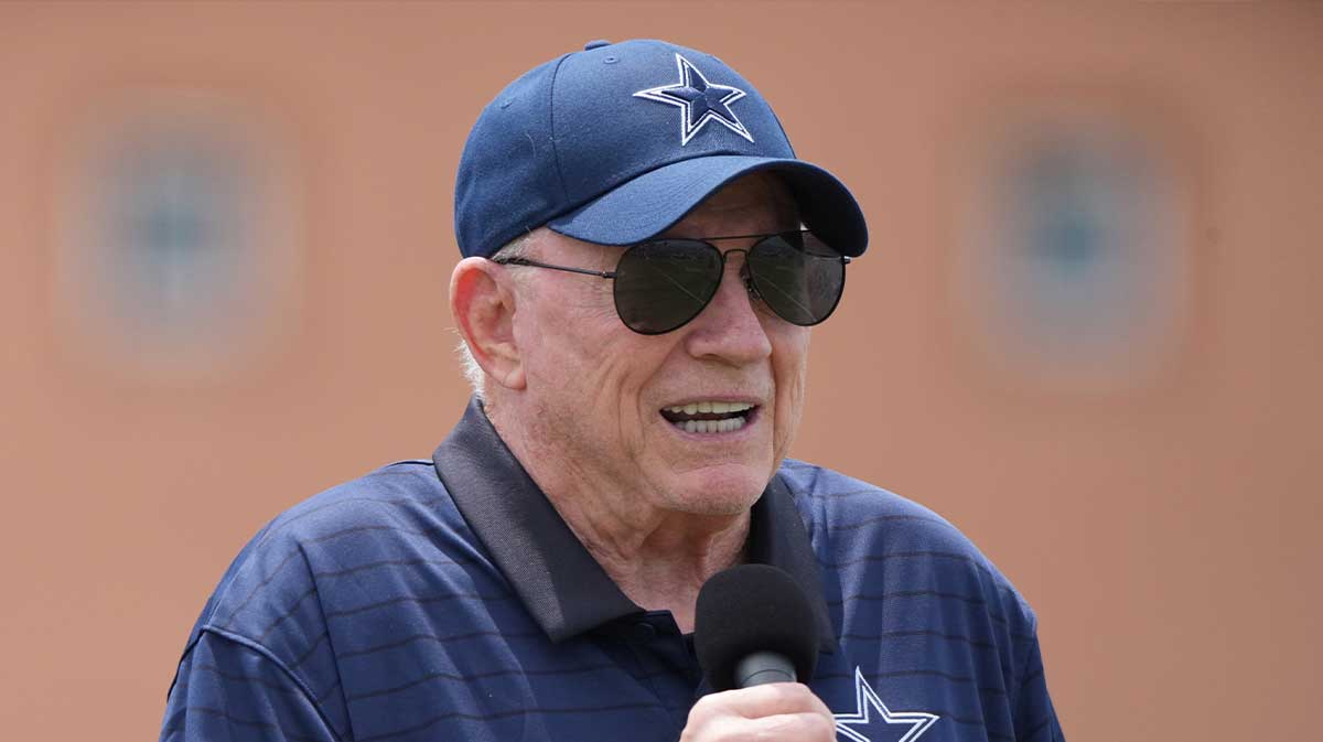 Dallas Cowboys owner Jerry Jones speaks at training camp opening ceremonies at the River Ridge Fields. Mandatory Credit: Kirby Lee-Imagn Images