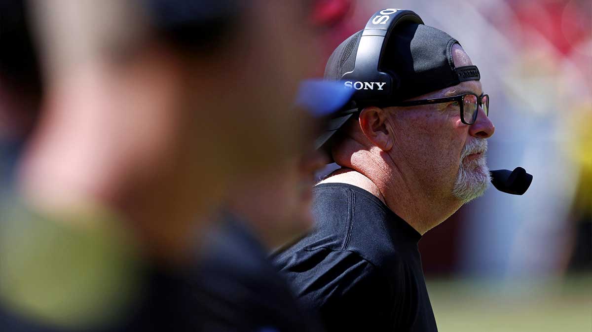Washington Commanders head coach Dan Quinn looks on from the sidelines during the fourth quarter against the Baltimore Ravens