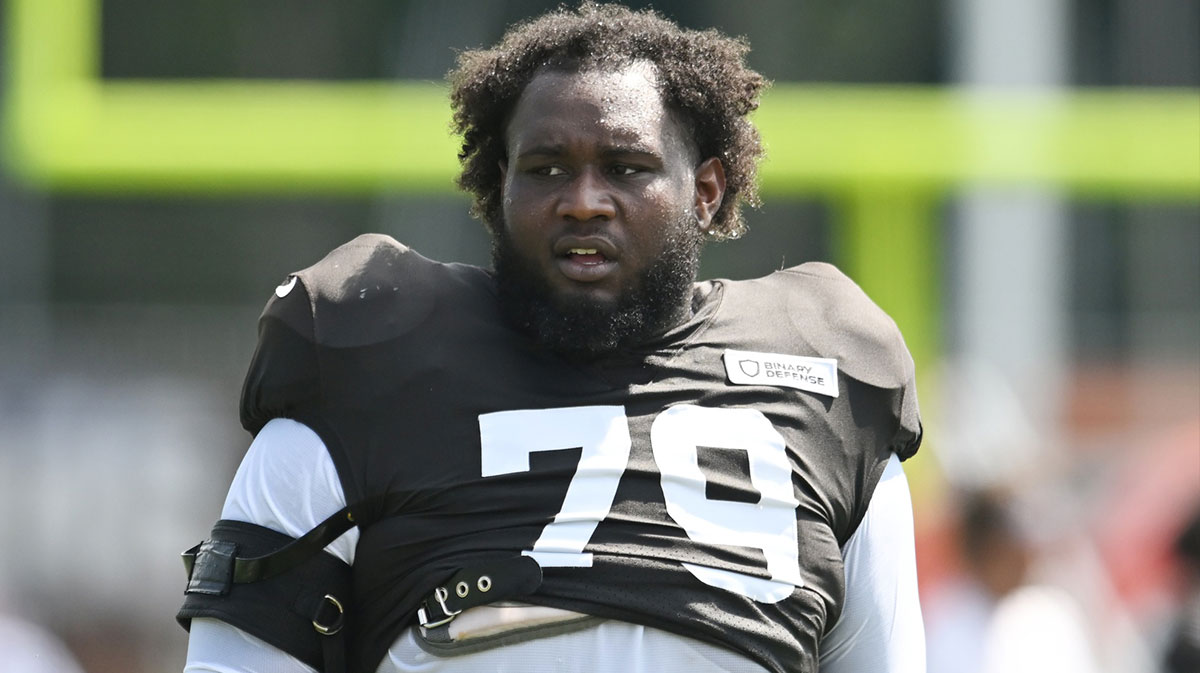 Jul 28, 2025; Berea, OH, USA; Cleveland Browns offensive tackle Dawand Jones (79) during training camp at CrossCountry Mortgage Campus. Mandatory Credit: Ken Blaze-Imagn Images