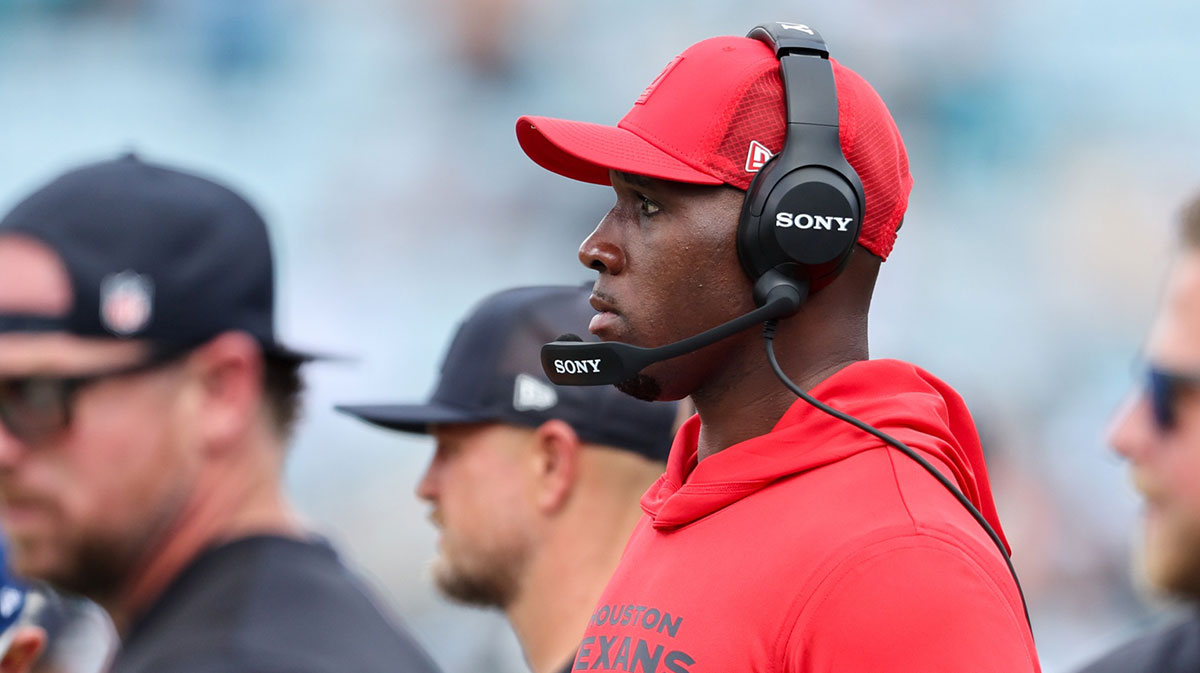 Texans HC DeMeco Ryans won’t throw anybody under bus over pathetic offense