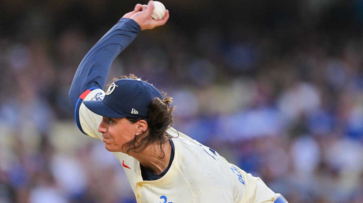 Dodgers starting pitcher Tyler Glasnow (31) pitches the ball during the third inning against the Arizona Diamondbacks at Dodger Stadium