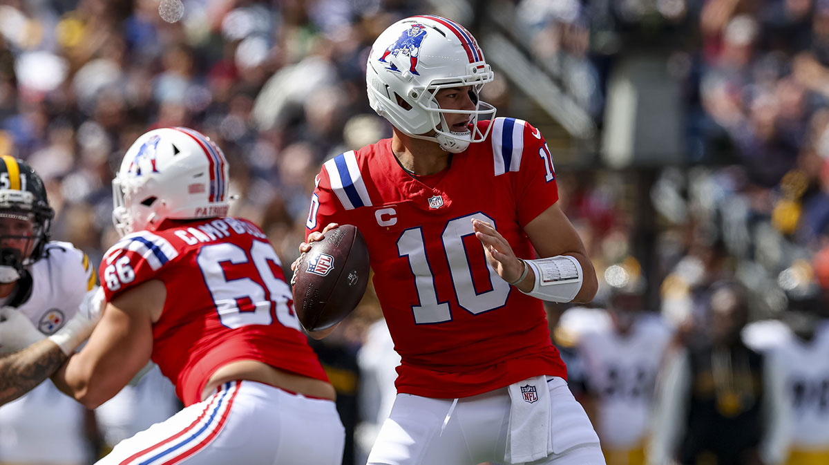 New England Patriots quarterback Drake Maye (10) looks to pass the ball during the first quarter at Gillette Stadium.
