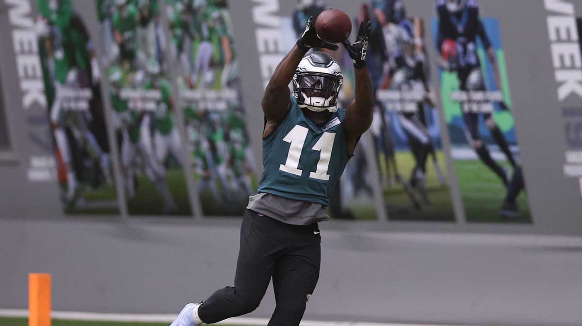 Eagles WR A.J. Brown’s emphatic 2-word statement on Week 1 injury status vs. Cowboys