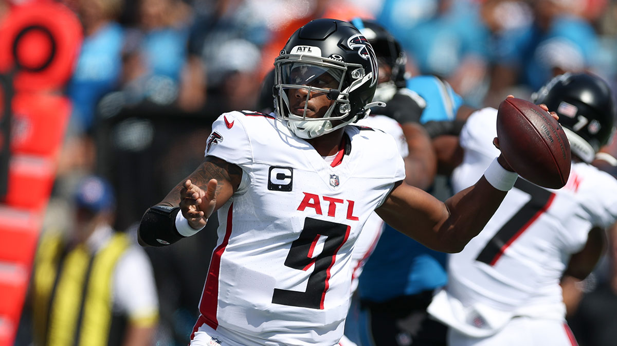 Atlanta Falcons quarterback Michael Penix Jr. (9) throws a pass during the first half of a game between Carolina Panthers and the Atlanta Falcons at Bank of America Stadium.