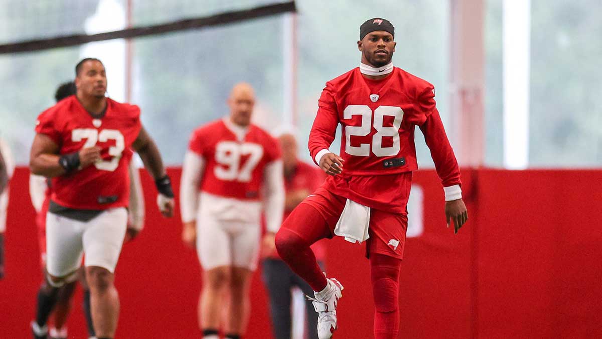 Tampa Bay Buccaneers safety Shilo Sanders (28) participates in mini camp at AdventHealth Training Center.