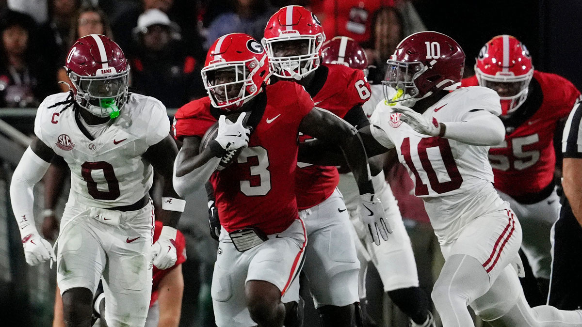 Georgia Bulldogs running back Nate Frazier (3) moves the ball during the first half of a NCAA college football game against Alabama.