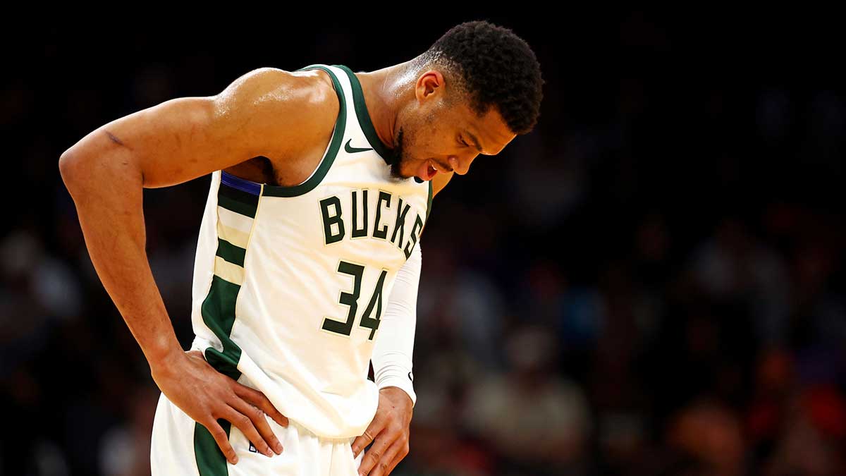 Milwaukee Bucks forward Giannis Antetokounmpo (34) reacts during the first quarter against the Phoenix Suns at Footprint Center.
