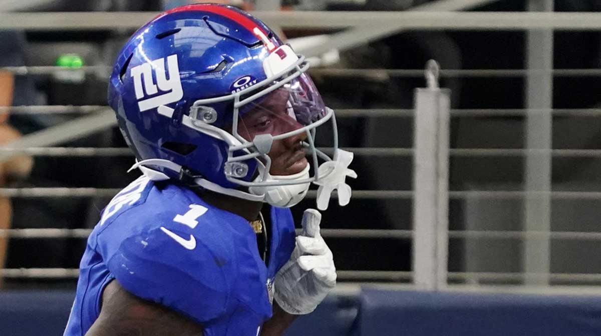 Giants’ Malik Nabers carted off with apparent knee injury vs. Chargers