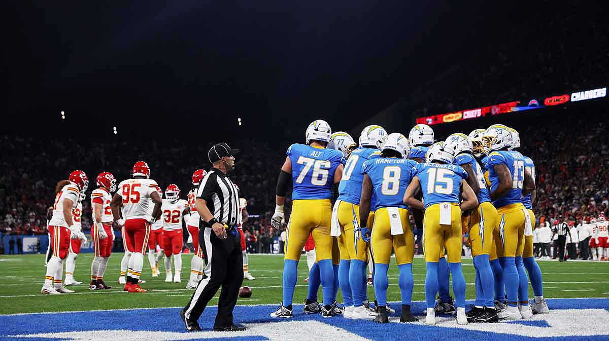 Sep 5, 2025; Sao Paulo, BRAZIL; Los Angeles Chargers players on a huddle during a NFL game at Corinthians Arena. Mandatory Credit: Amanda Perobelli/Reuters via Imagn Images