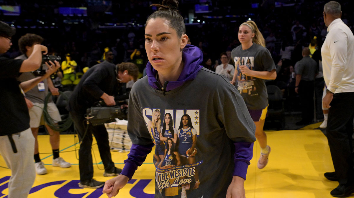 ; Los Angeles Sparks guard Kelsey Plum (10) runs on to the court to warm up for the game against the Dallas Wings at Crypto.com Arena.