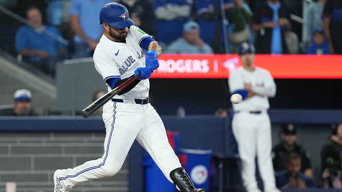 Toronto Blue Jays shortstop Isiah Kiner-Falefa (7) hits a RBI single scoring two runs against the Houston Astros during the ninth inning at Rogers Centre.