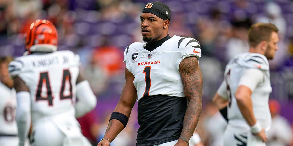 Cincinnati Bengals wide receiver Ja'Marr Chase (1) paces on the field during warmups before the first quarter of the NFL Week 3 game between the Minnesota Vikings and the Cincinnati Bengals at U.S. Bank Stadium in Minneapolis on Sunday, Sept. 21, 2025.