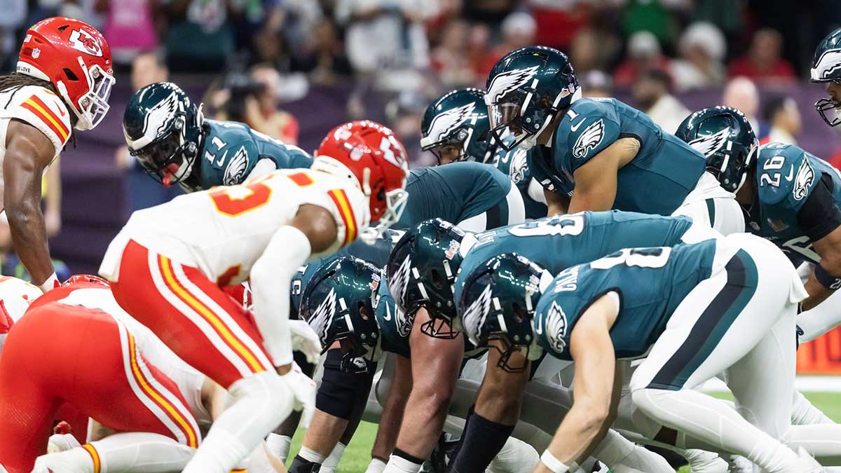 https://wp.clutchpoints.com/wp-content/uploads/2025/09/Jalen-Hurts-1-lines-up-for-the-tush-push-play-on-the-goal-line-against-the-Kansas-City-Chiefs.jpg