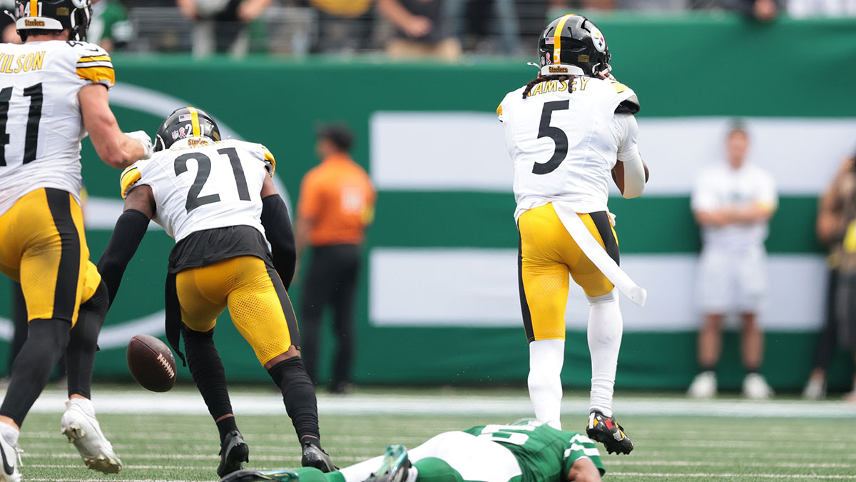 Pittsburgh Steelers cornerback Jalen Ramsey (5) reacts after breaking up a pass intended for New York Jets wide receiver Garrett Wilson (5) during the fourth quarter.