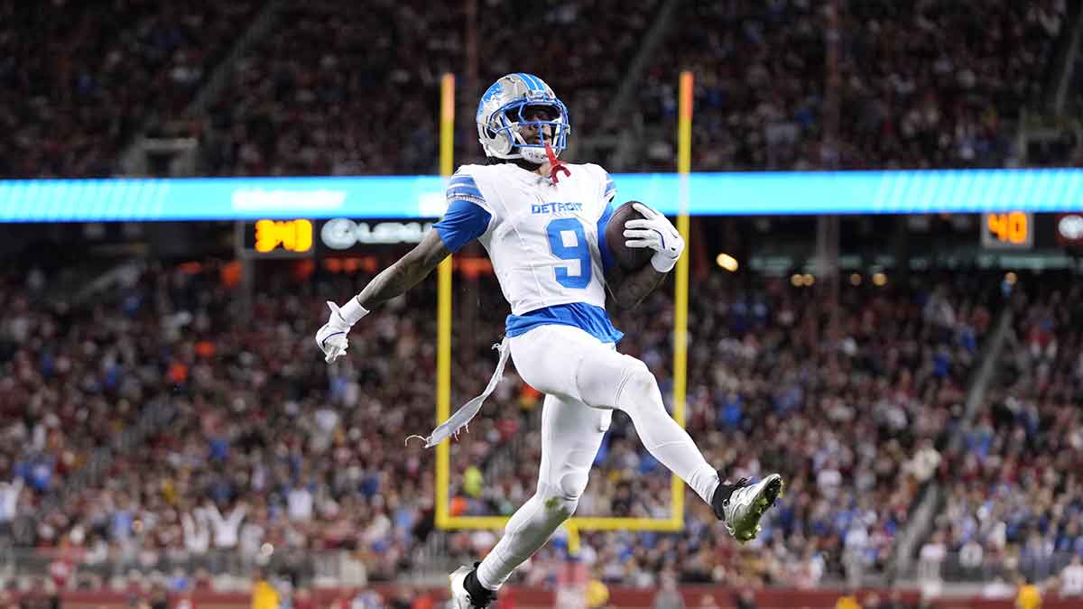 Detroit Lions wide receiver Jameson Williams (9) scores a touchdown against the San Francisco 49ers during the first quarter at Levi's Stadium. 