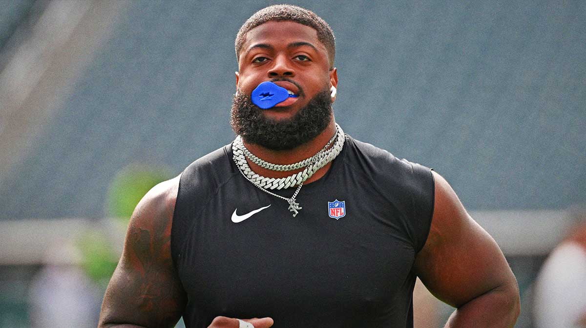 Los Angeles Rams linebacker Jared Verse (8) during warmups against the Philadelphia Eagles at Lincoln Financial Field.