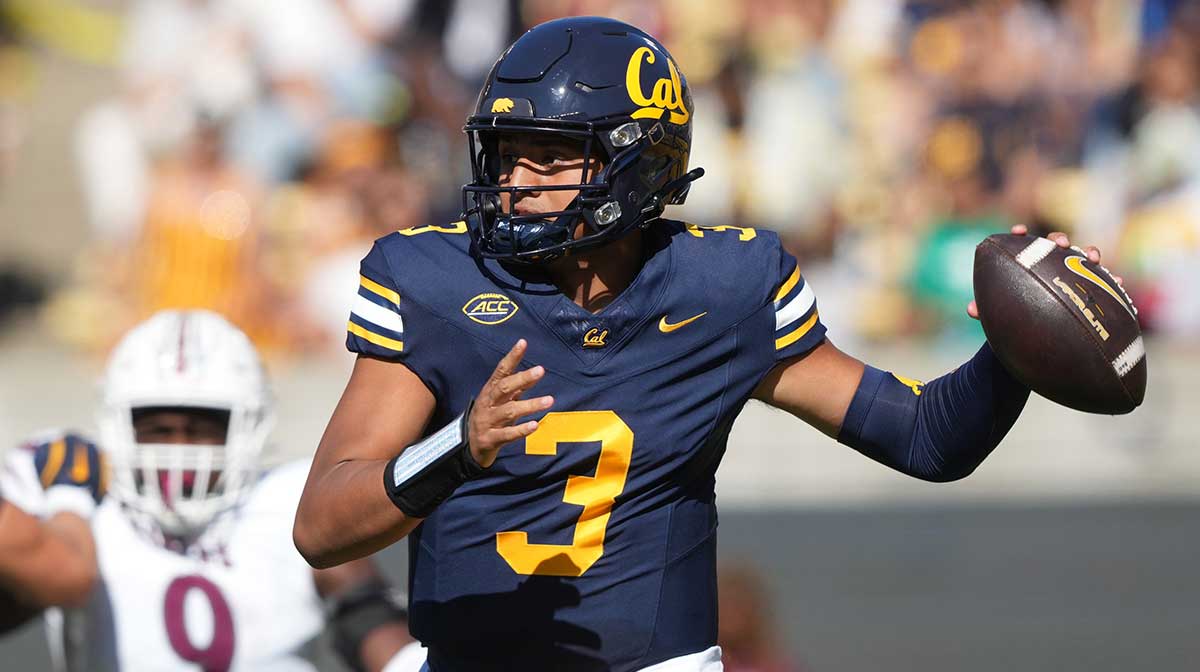 California Golden Bears quarterback Jaron-Keawe Sagapolutele (3) throws a pass against the Texas Southern Tigers during the second quarter at California Memorial Stadium.