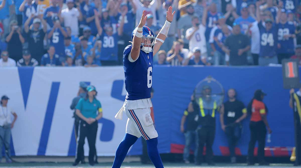 New York Giants quarterback Jaxson Dart, who impressed Jon Gruden, against the Los Angeles Chargers.