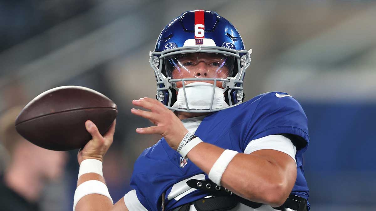 New York Giants quarterback Jaxson Dart (6) warms up before the game against the Kansas City Chiefs at MetLife Stadium