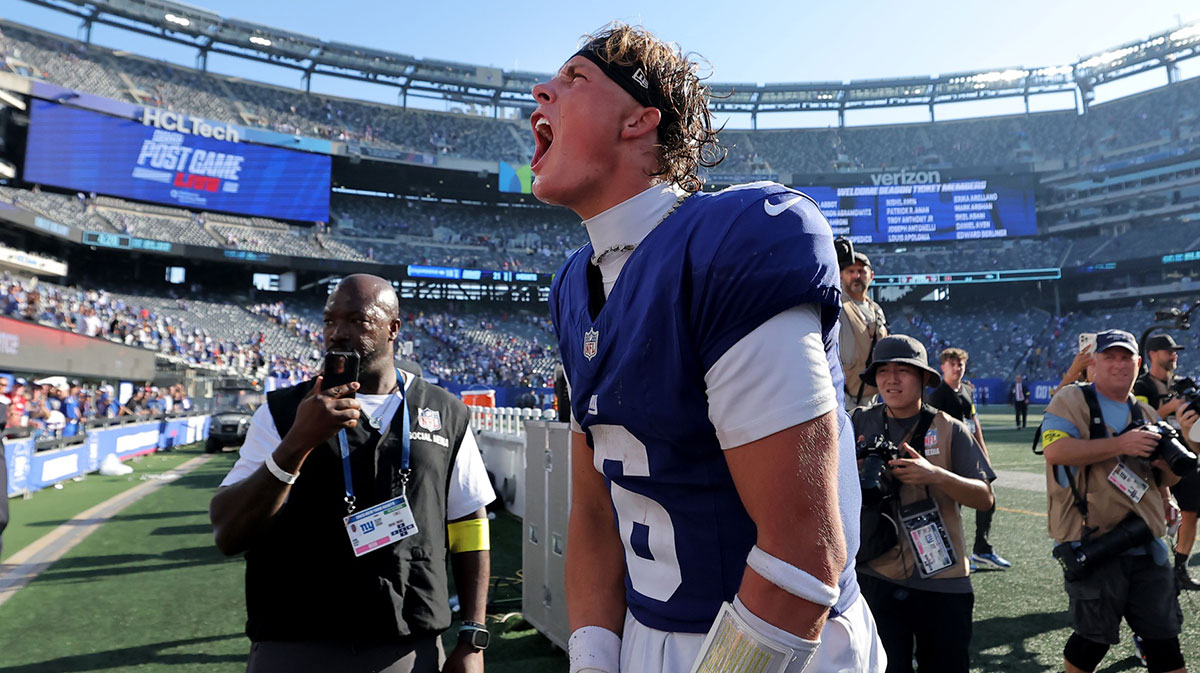 New York Giants quarterback Jaxson Dart (6) reacts after defeating the Los Angeles Chargers at MetLife Stadium.