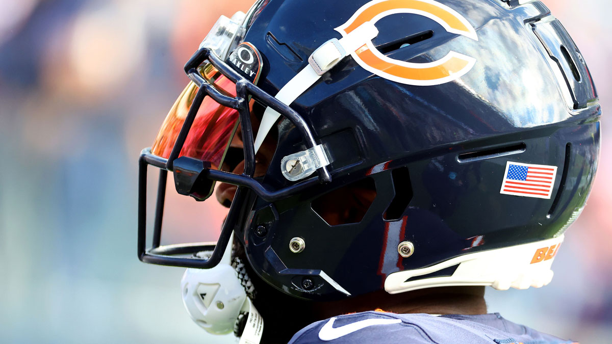 Chicago Bears cornerback Jaylon Johnson (1) practices before the game against the New England Patriots at Soldier Field.
