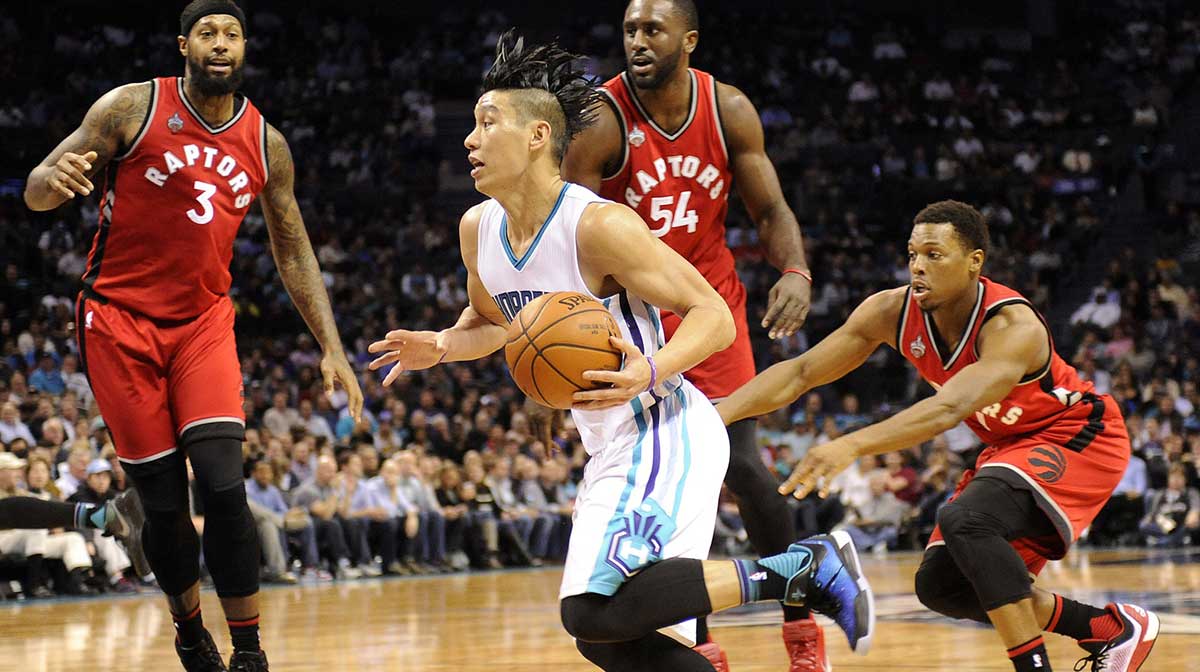 Charlotte Hornets guard Jeremy Lin (7) drives into the paint during the second half of the game against the Toronto Raptors at Time Warner Cable Arena. Hornets win in overtime 109-99.