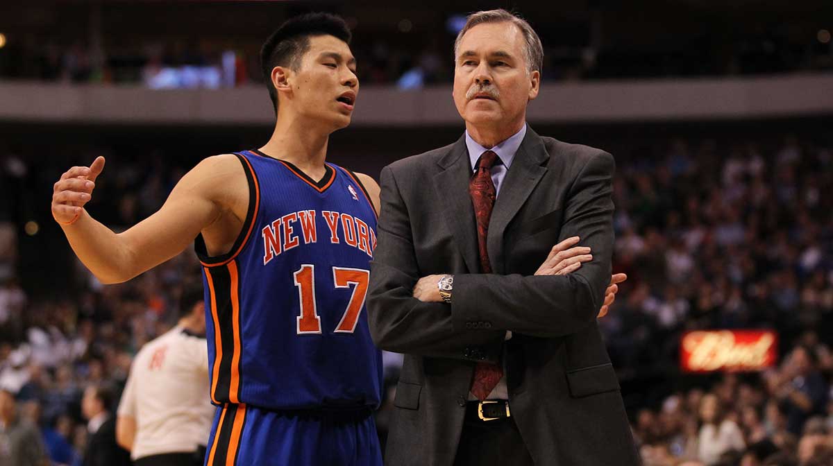 New York Knicks guard Jeremy Lin (17) and head coach Mike D'Antoni react in the second half against the Dallas Mavericks at American Airlines Center.The Mavs beat the Knicks 95-85.