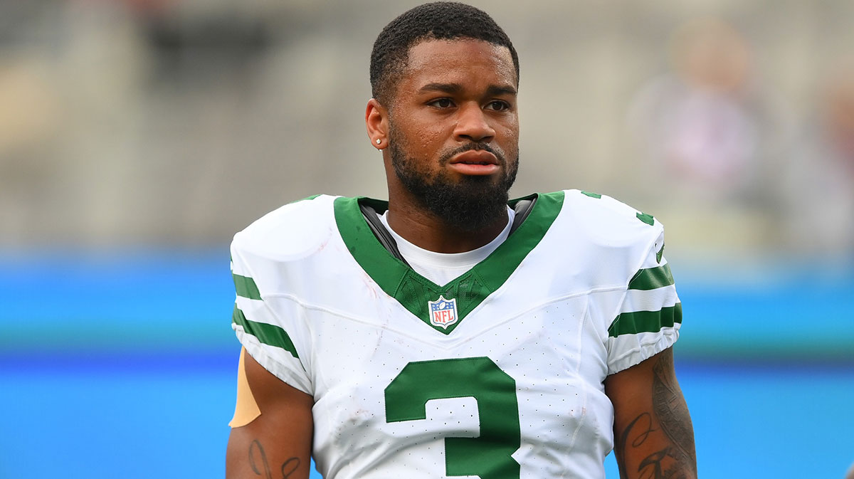 New York Jets wide receiver Xavier Gipson (3) looks on prior to the game against the New York Giants at MetLife Stadium.