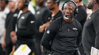 New York Jets head coach Aaron Glenn during the second quarter against the Philadelphia Eagles at MetLife Stadium.