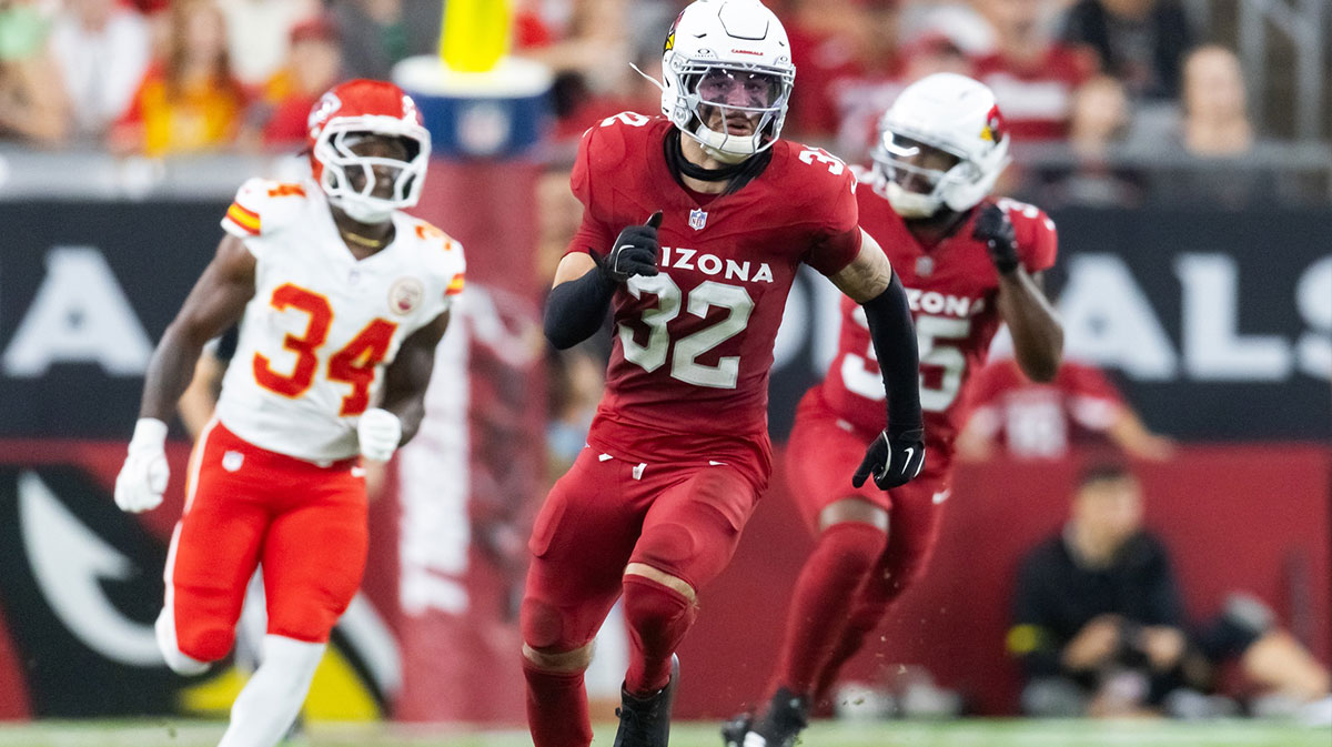 Arizona Cardinals safety Joey Blount (32) against the Kansas City Chiefs during a preseason NFL game