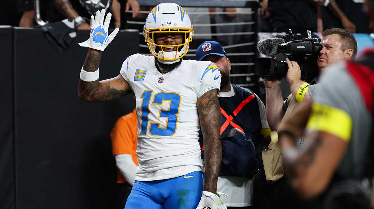 Chargers' Keenan Allen yells NSFW message to Raiders fans