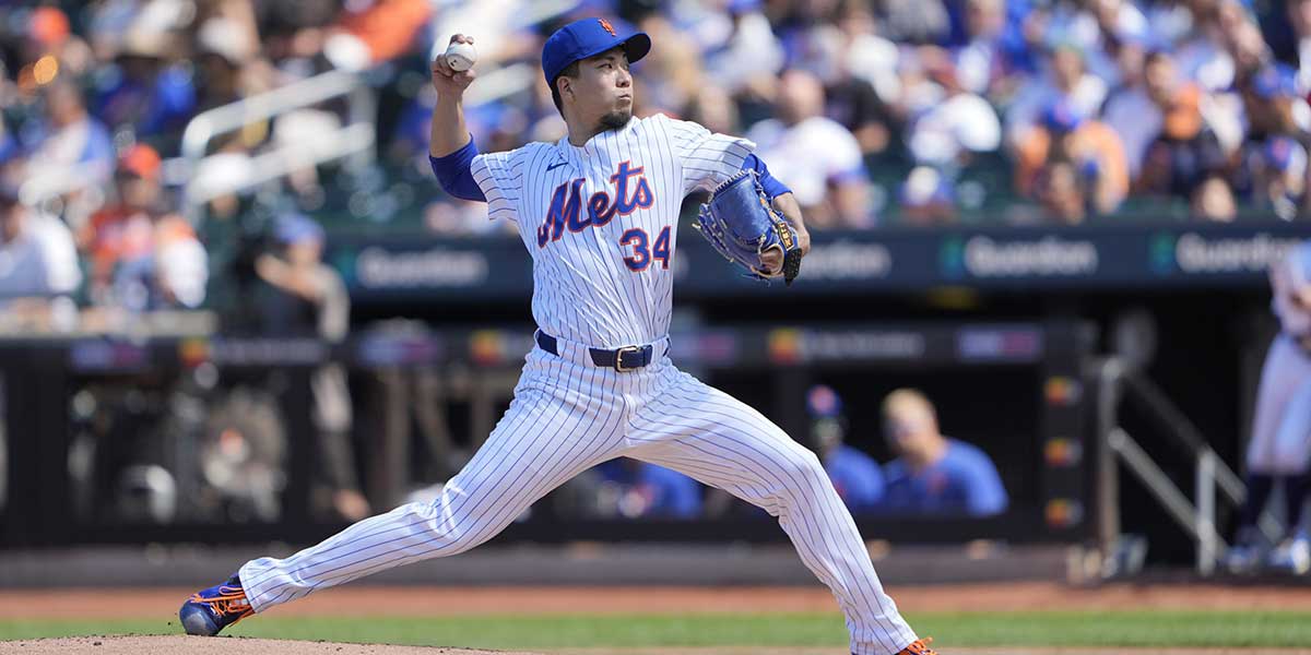 Aug 31, 2025; New York City, New York, USA; New York Mets pitcher Kodai Senga (34) delivers a pitch against the Miami Marlins during the second inning at Citi Field.