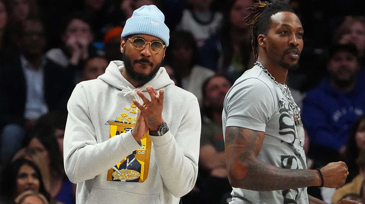 Lakers forward Carmelo Anthony (7) (left) and center Dwight Howard