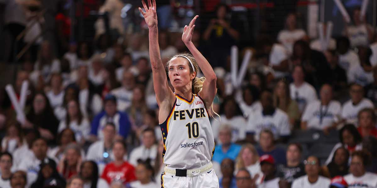 Indiana Fever guard Lexie Hull (10) shoots against the Atlanta Dream in the third quarter during game one of round one for the 2025 WNBA Playoffs at Gateway Center Arena at College Park.
