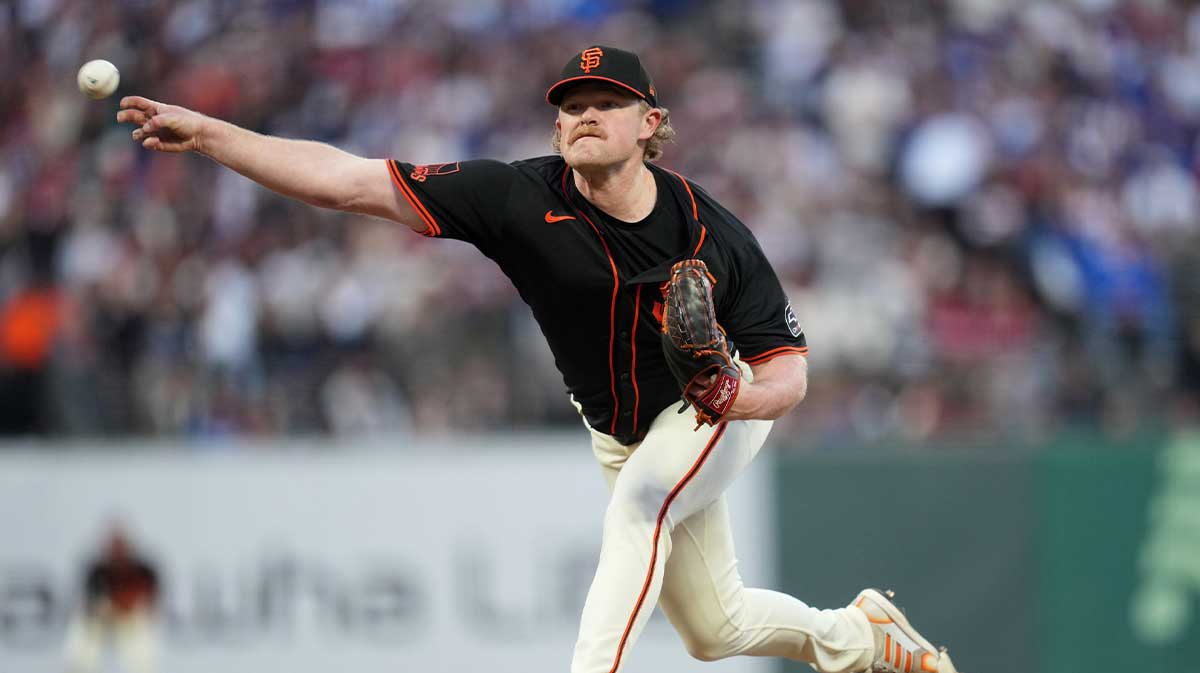 San Francisco Giants pitcher Logan Webb (62) delivers a pitch against the Los Angeles Dodgers in the third inning at Oracle Park.