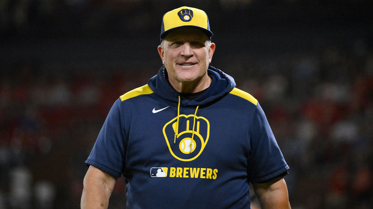 Milwaukee Brewers manager Pat Murphy (49) walks back to the dugout during the sixth inning against the St. Louis Cardinals at Busch Stadium.