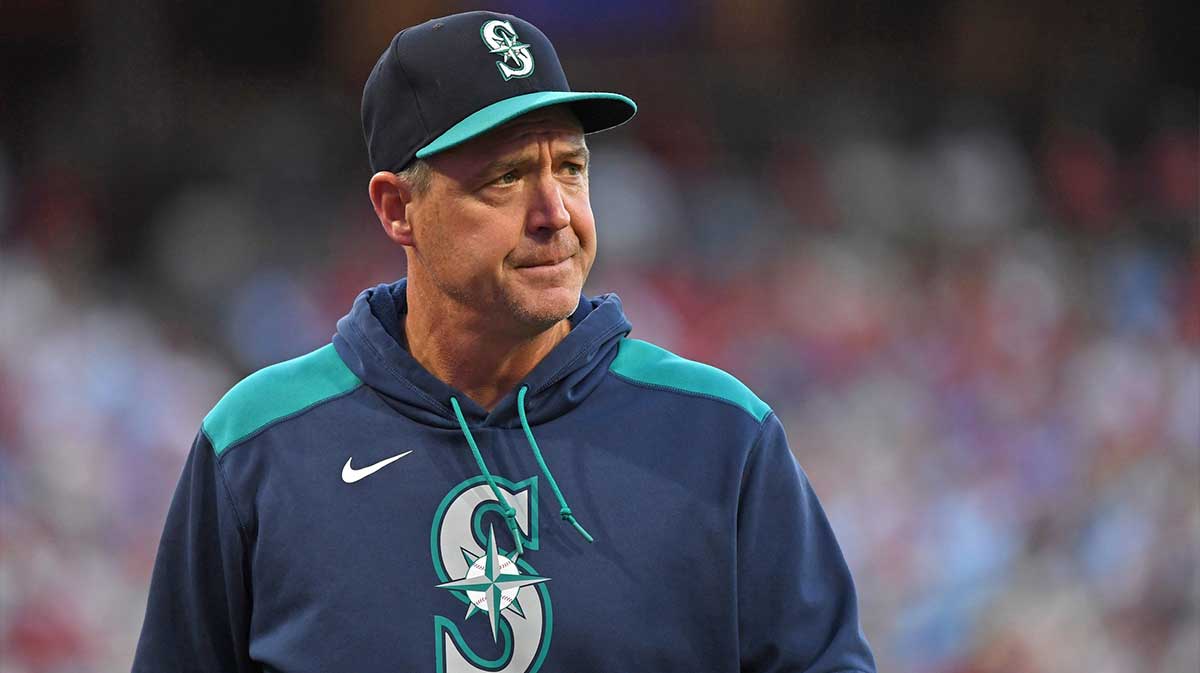 Seattle Mariners manager Dan Wilson (6) walks to the dugout against the Philadelphia Phillies at Citizens Bank Park.