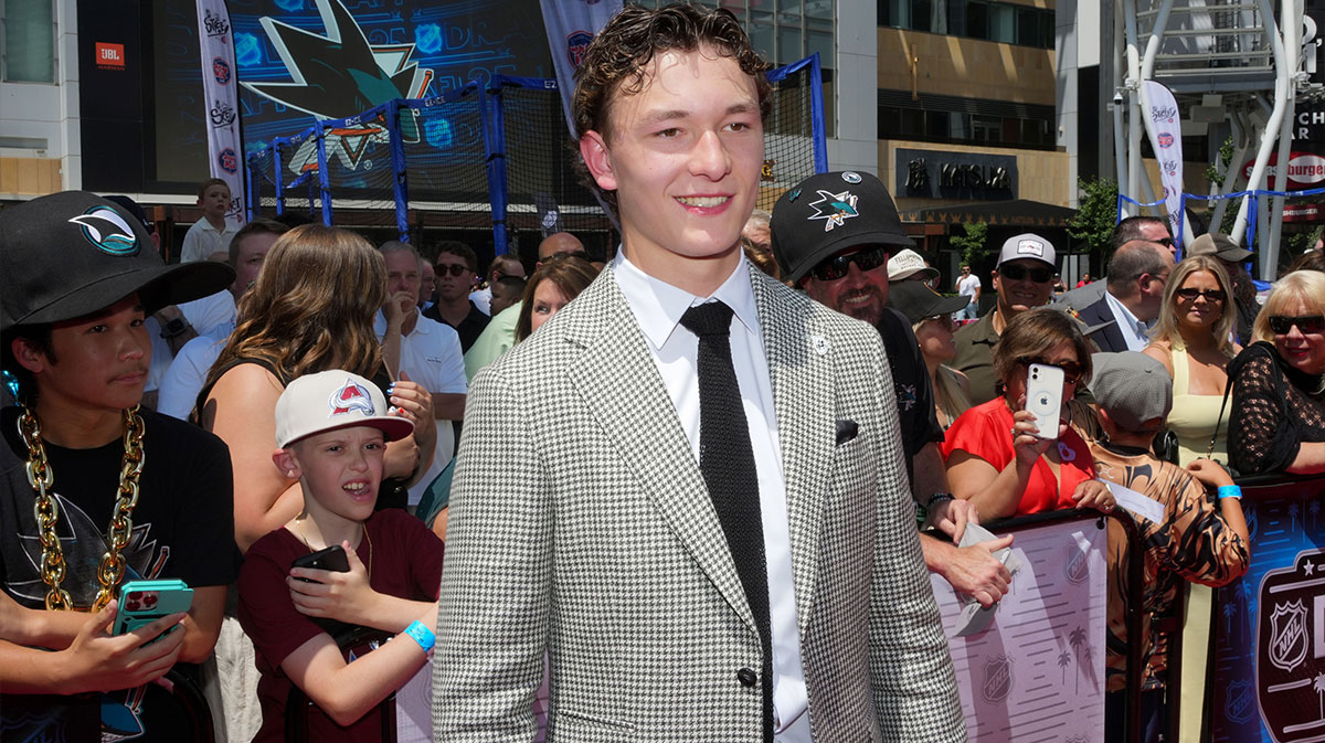 Matthew Schaefer arrives to the first round of the 2025 NHL Draft at Peacock Theater