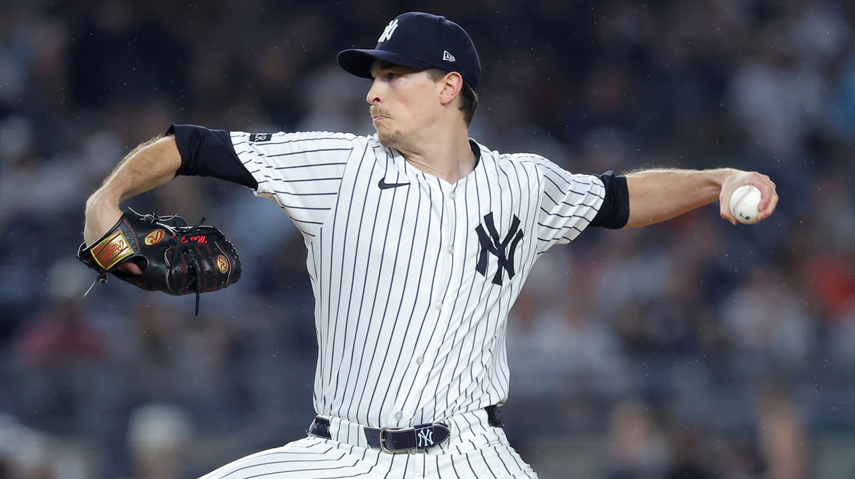New York Yankees starting pitcher Max Fried (54) pitches against the Chicago White Sox during the first inning at Yankee Stadium.