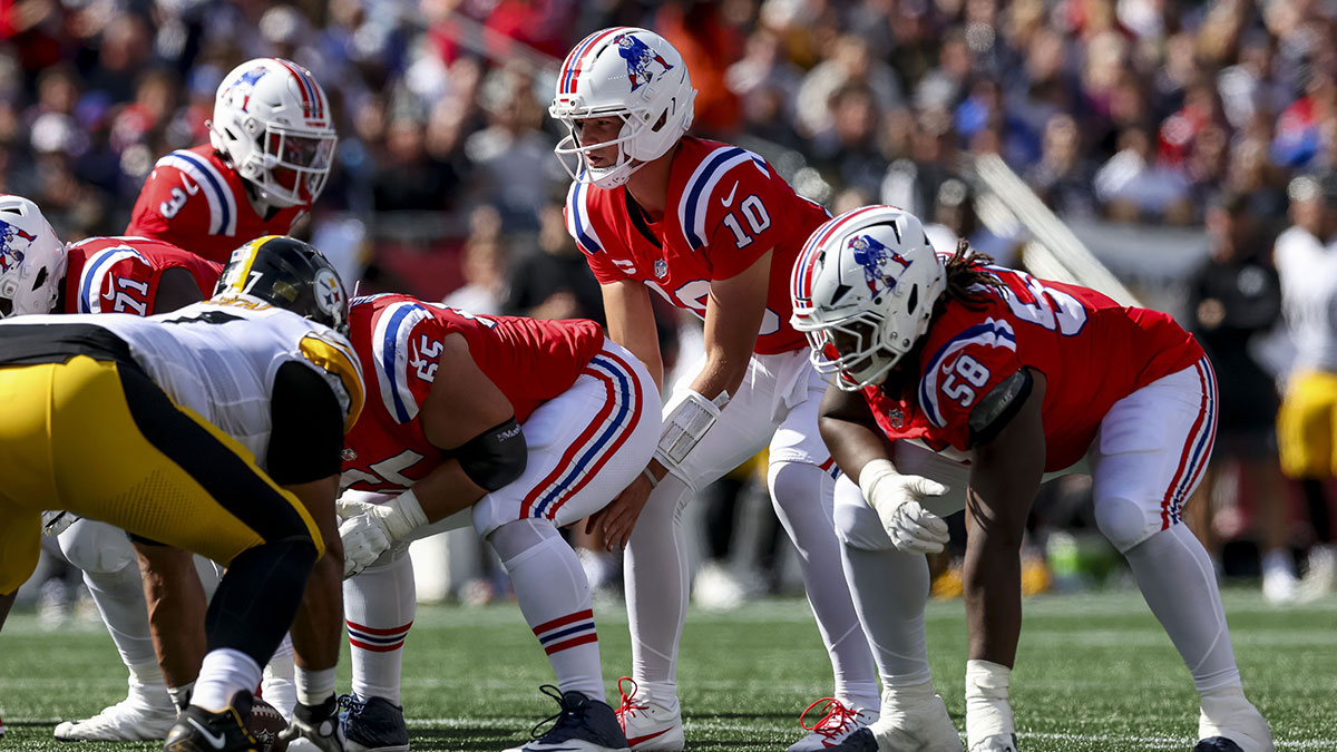 New England Patriots quarterback Drake Maye (10) during the second quarter at Gillette Stadium.
